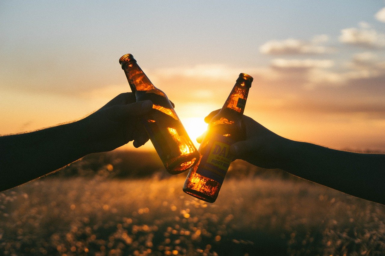 beer, toast, sunset-6627547.jpg